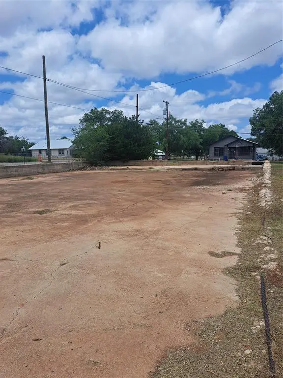 111 W Arkansas Avenue, Sweetwater, TX 79556