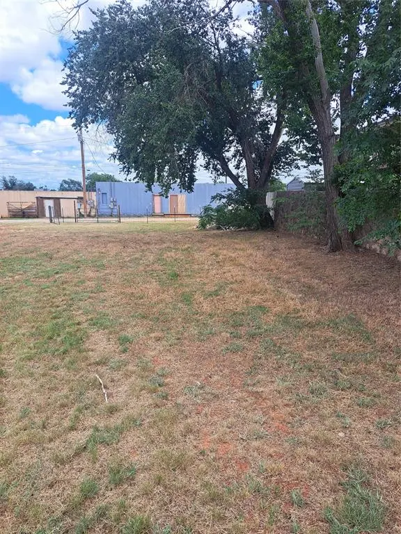 111 W Arkansas Avenue, Sweetwater, TX 79556