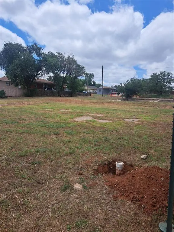 111 W Arkansas Avenue, Sweetwater, TX 79556