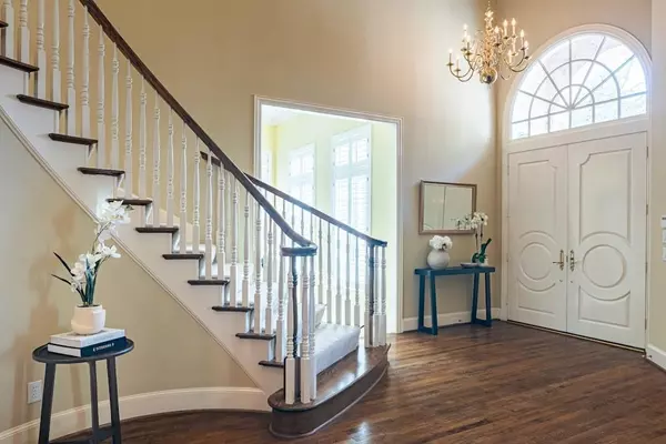 Dallas, TX 75225,7708 Glenshannon Circle