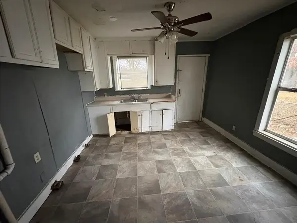 618 W 75th, Shreveport, LA 71106