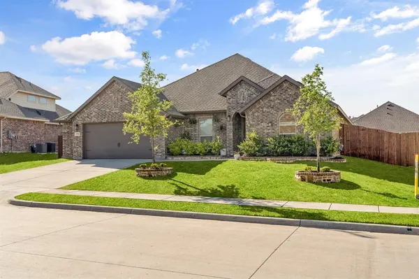372 Chapel Hill Drive, Forney, TX 75126
