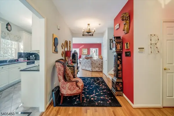 15 Paradise Pl, Roseland Boro, NJ 07068