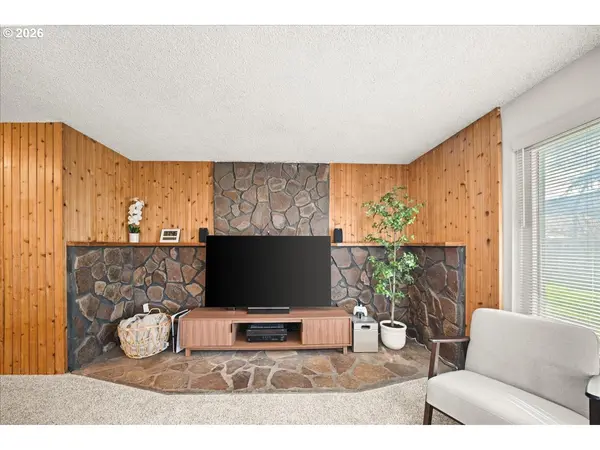 Molalla, OR 97038,708 E HEINTZ ST