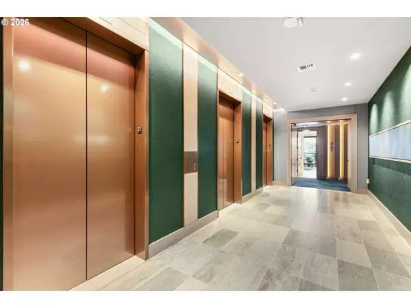 Portland, OR 97205,550 SW 10TH AVE #2605