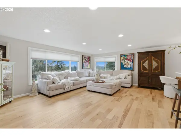 6605 PARKWAY DR, Gladstone, OR 97027