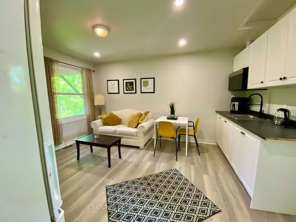 287 Lorne AVE #B, Newmarket, ON L3Y 4K6