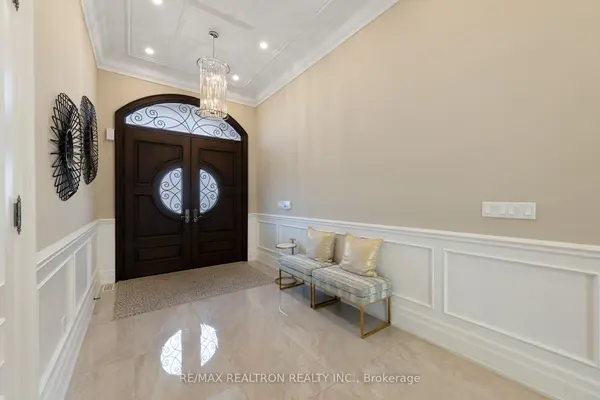 223 Crestwood RD, Vaughan, ON L4J 1A8