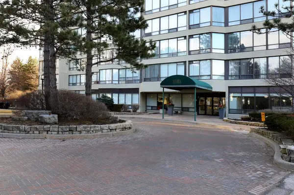 26 Hanover RD #1704, Brampton, ON L6S 4T2