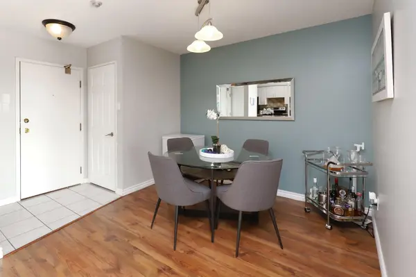 26 Hanover RD #1704, Brampton, ON L6S 4T2