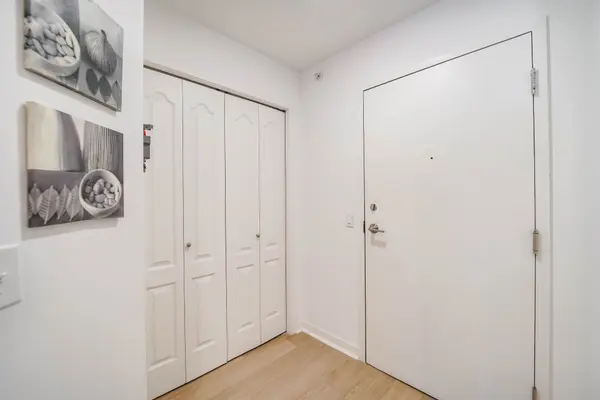 6 Dayspring CIR #2405, Brampton, ON L6P 2Z6