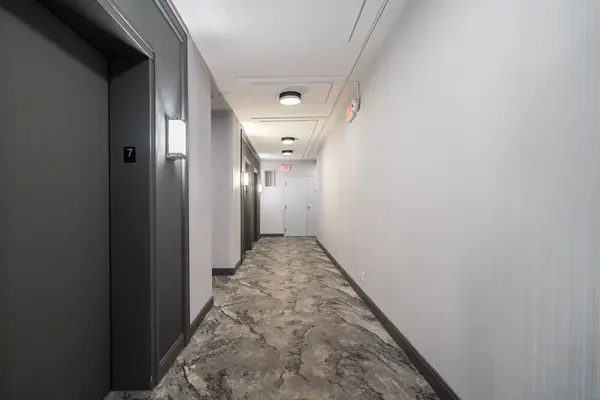 80 Absolute AVE #709, Mississauga, ON L4G 7Z3