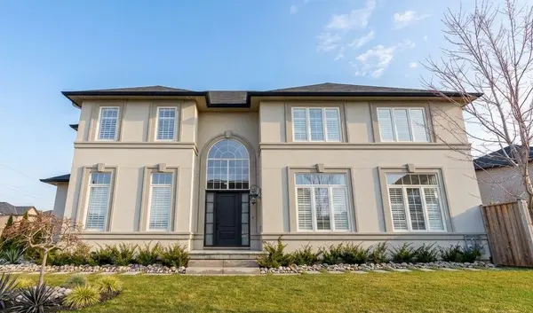 137 Irwin AVE, Hamilton, ON L9K 0G2