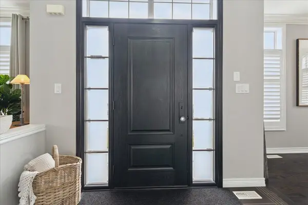 137 Irwin AVE, Hamilton, ON L9K 0G2