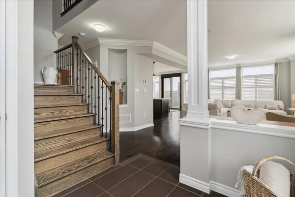 137 Irwin AVE, Hamilton, ON L9K 0G2