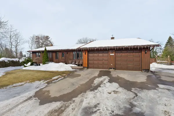 9 Teepee CT, Kawartha Lakes, ON K9V 4R6