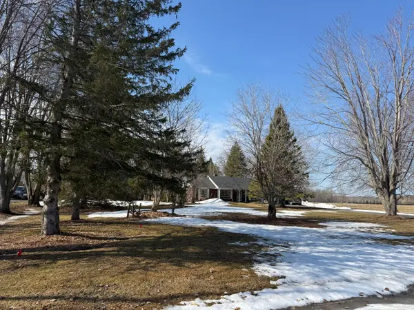 5826 Kraft RD, South Glengarry, ON K0C 2J0