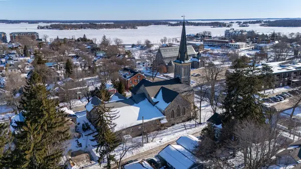 175 Stone ST S, Gananoque, ON K7G 2A2