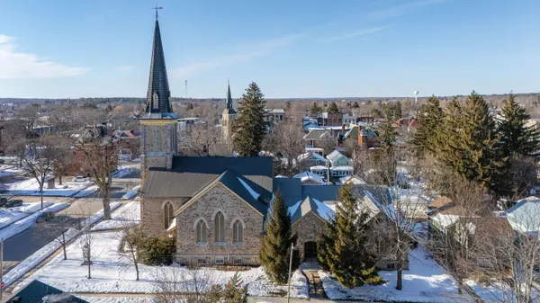 175 Stone ST S, Gananoque, ON K7G 2A2