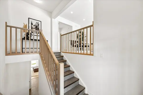 14 Sora LN, Guelph, ON N1E 0T4