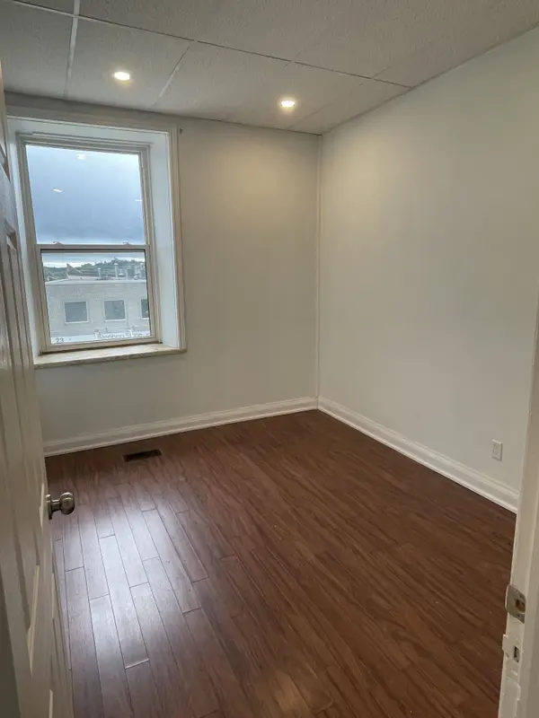 21 Gordon ST #Unit 5, Guelph, ON N1H 4G8