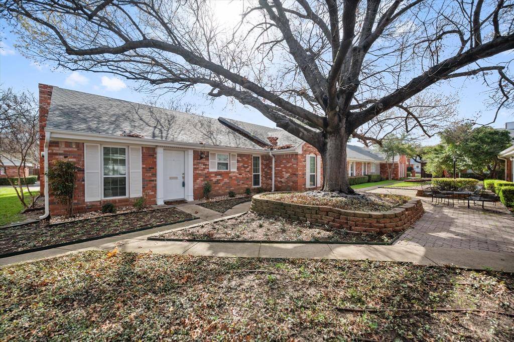 1049 Roaring Springs Road #1049, Fort Worth, TX 76114