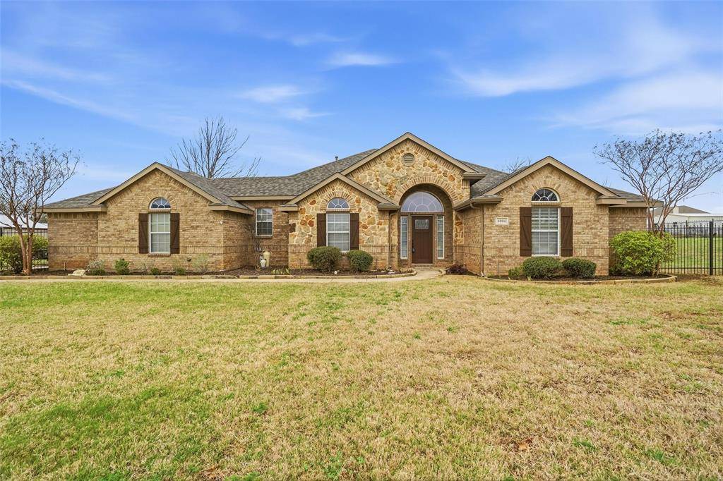 4008 Glenwood Drive, Joshua, TX 76058