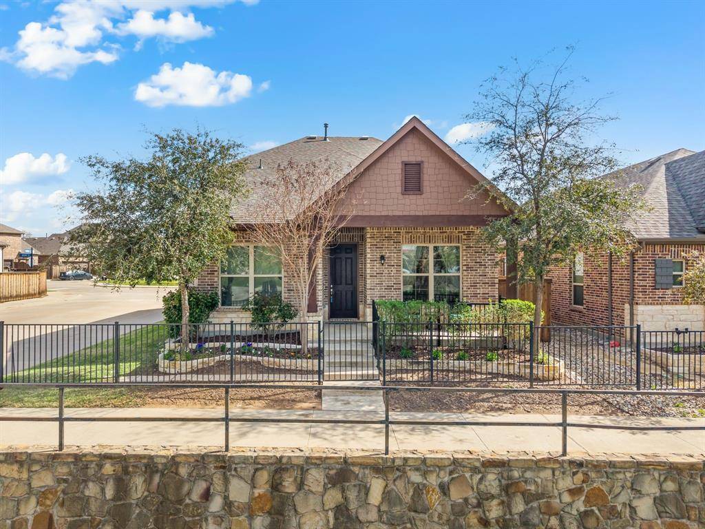 900 Adam Way, Euless, TX 76040