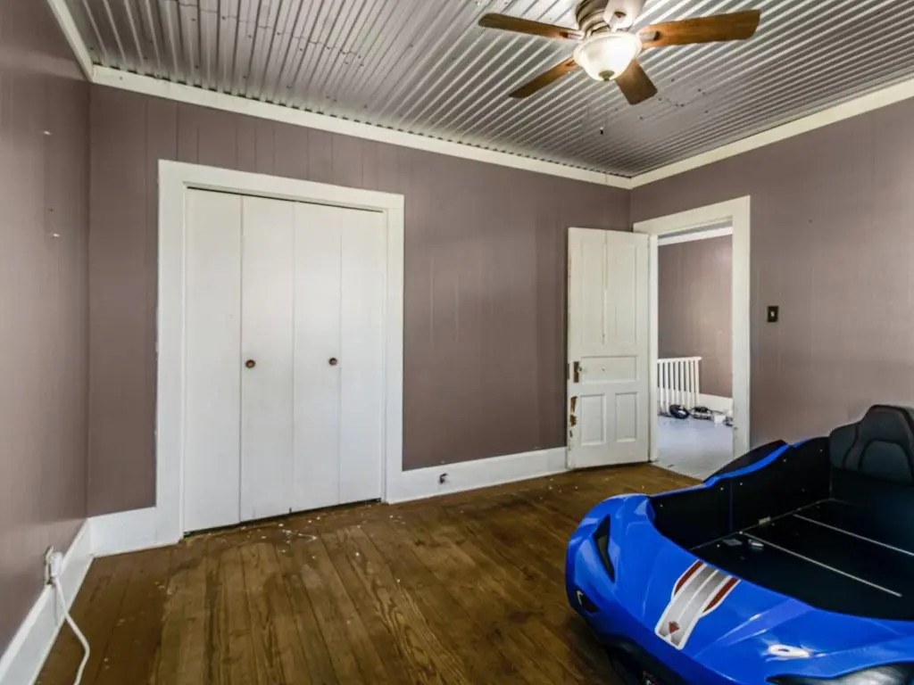 112 W Hackberry Street, Malone, TX 76660