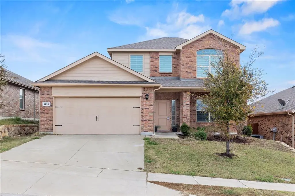 9236 Castorian Drive, Fort Worth, TX 76131