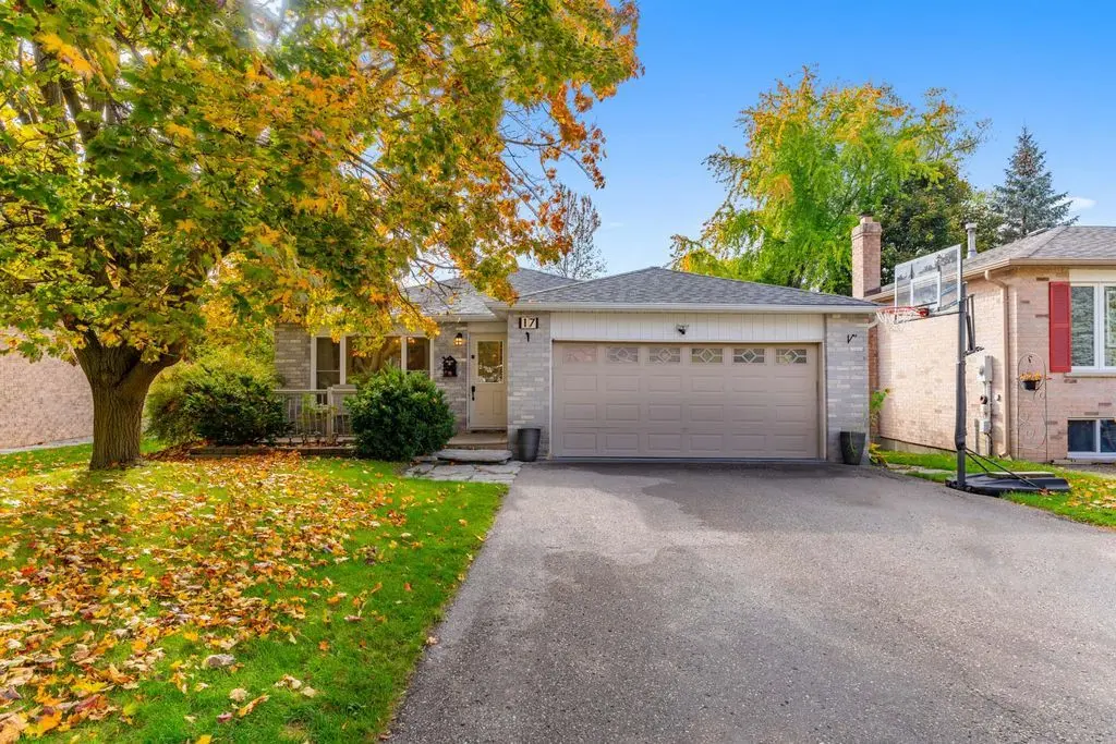 17 Beckett AVE, East Gwillimbury, ON L9N 1E6