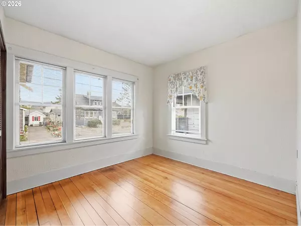 Seaside, OR 97138,860 BEACH DR