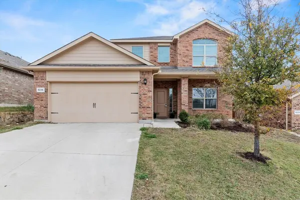 9236 Castorian Drive, Fort Worth, TX 76131