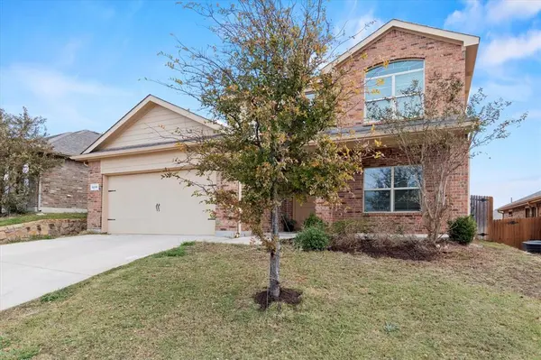9236 Castorian Drive, Fort Worth, TX 76131