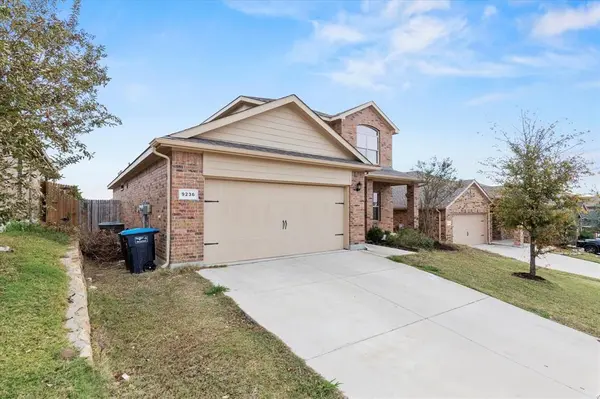 9236 Castorian Drive, Fort Worth, TX 76131