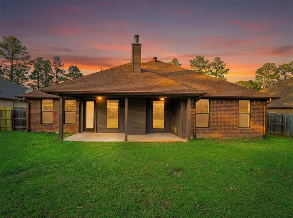 2114 W Hawkins Parkway, Longview, TX 75605