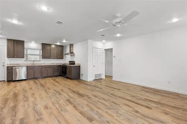 6934 Simmons, Lone Oak, TX 75453