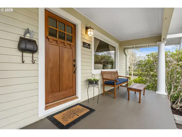 Portland, OR 97202,2106 SE KNAPP ST