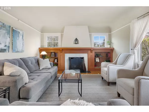 Portland, OR 97202,2106 SE KNAPP ST