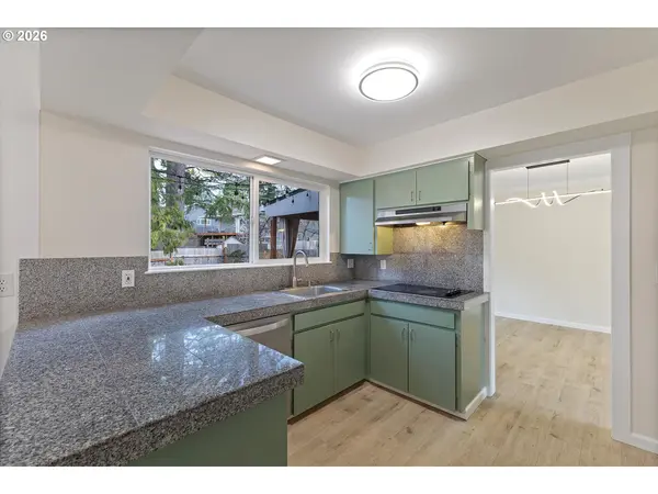 18665 NW Tolovana ST, Portland, OR 97229