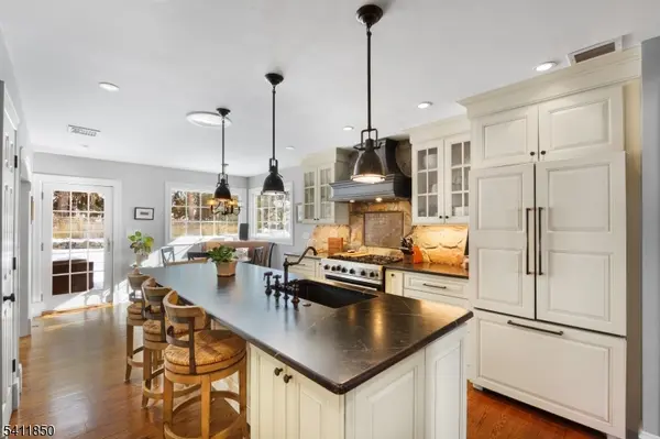 8 Kice Rd, Florham Park Boro, NJ 07932