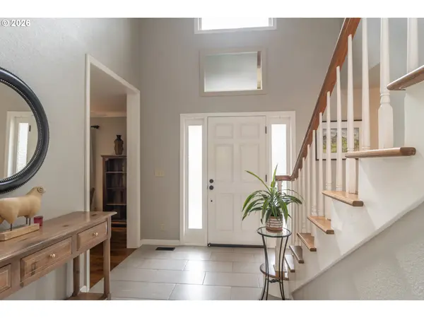 18 ROYAL OAKS DR, Roseburg, OR 97471