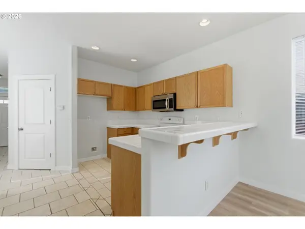 4236 NE 76TH AVE, Portland, OR 97218