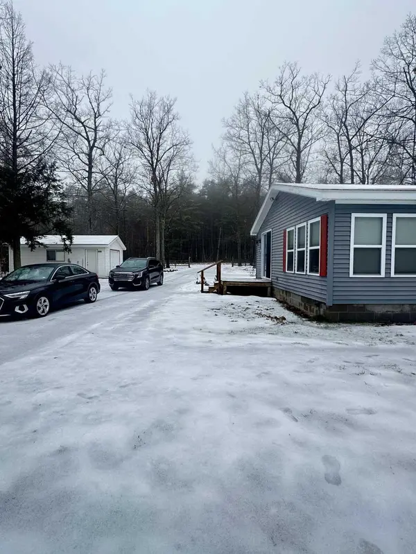 8385 Elevere RD, Green Twp, MI 49753