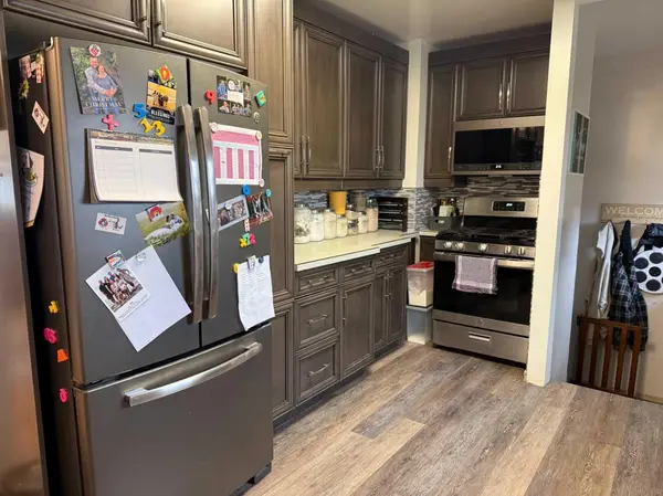 306 4 AVE W, Burdett, AB T0K0J0