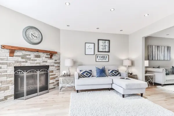 3 Gandy CT, Ajax, ON L1T 3T7