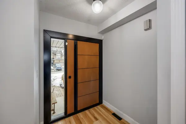 181 Madden PL, Clarington, ON L1C 5K4