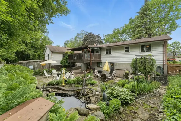 9 Thompson DR, East Gwillimbury, ON L9N 1L8