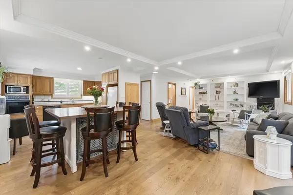 9 Thompson DR, East Gwillimbury, ON L9N 1L8