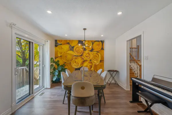 17 Beckett AVE, East Gwillimbury, ON L9N 1E6